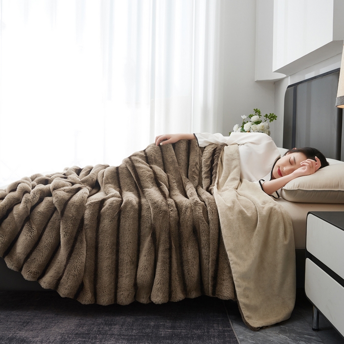 91家纺网 家纺一手货源 找家纺 库里梦家纺2025新款跨级专供加厚兔毛美拉德毛毯 咖色 