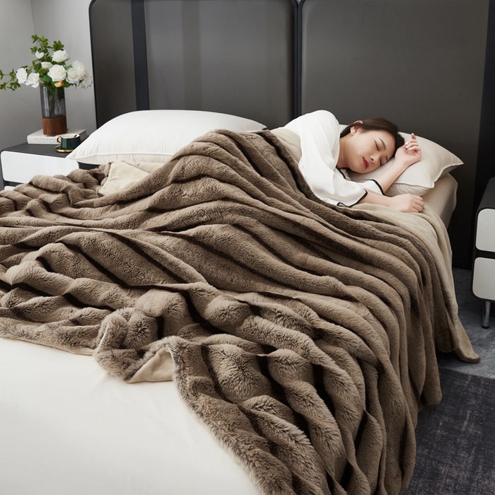 91家纺网 家纺一手货源 找家纺 库里梦家纺2025新款跨级专供加厚兔毛美拉德毛毯 咖色 