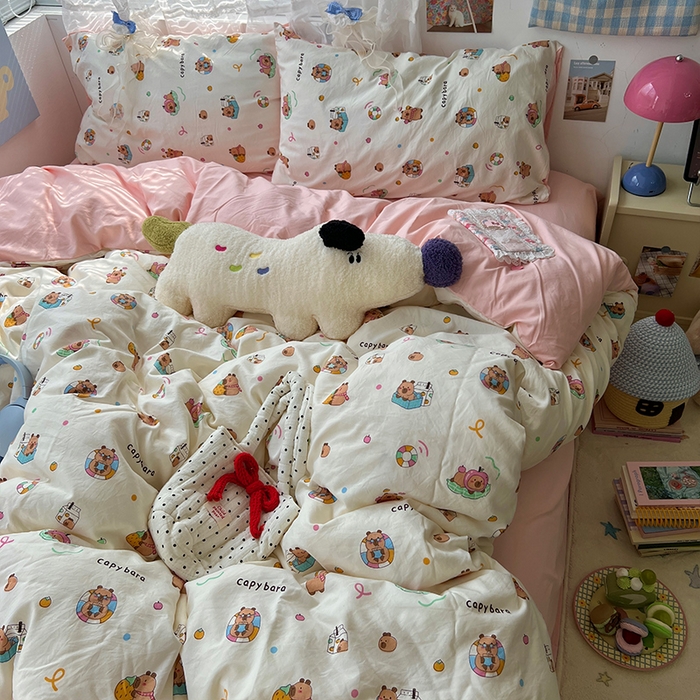 91家纺网 家纺一手货源 找家纺 原素 2025新款学生季双拼少女心水洗棉双层纱四件套 卡皮巴拉