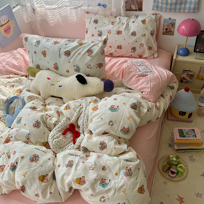 91家纺网 家纺一手货源 找家纺 原素 2025新款学生季双拼少女心水洗棉双层纱四件套 卡皮巴拉