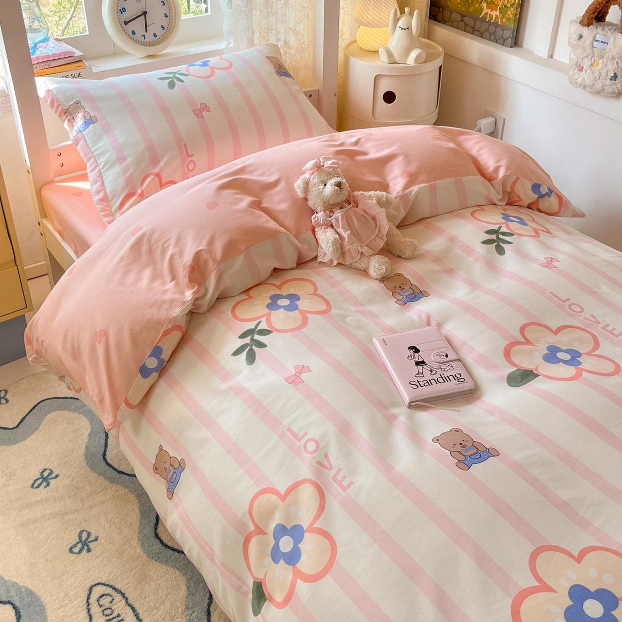 91家纺网 家纺一手货源 找家纺 涵宸家纺 2025新款学生图-全棉印花-ins印花三件套四件套 弗洛斯