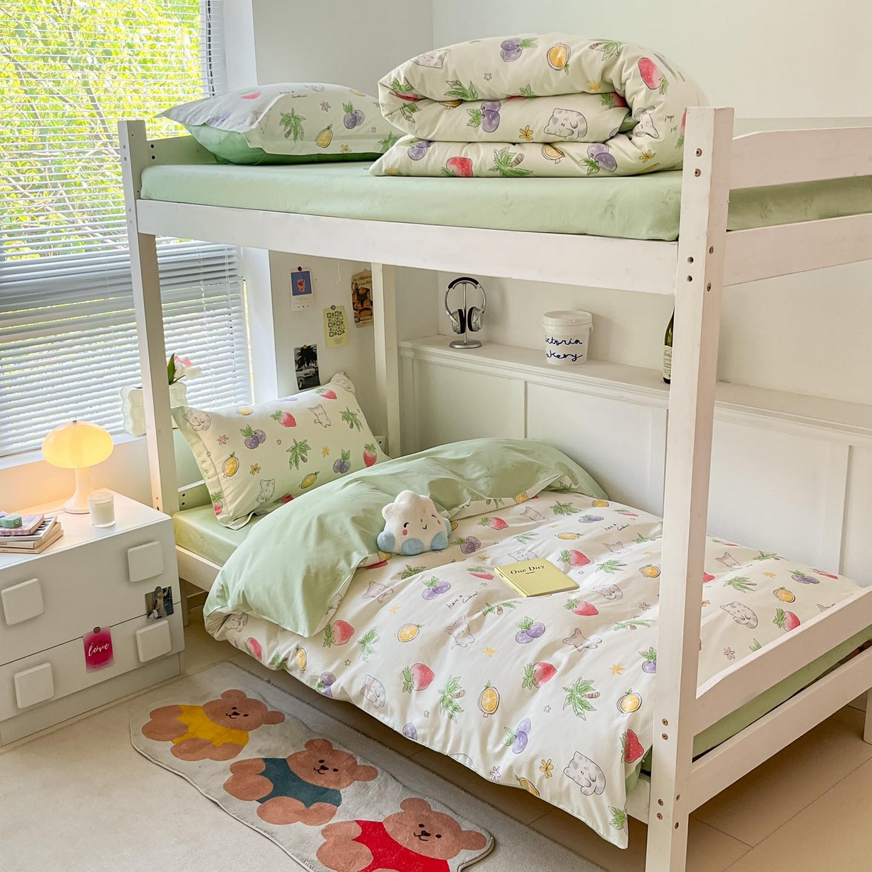 91家纺网 家纺一手货源 找家纺 涵宸家纺 2025新款学生图-全棉印花-ins印花三件套四件套 翠薇果