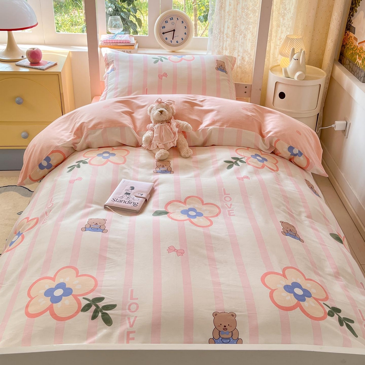 91家纺网 家纺一手货源 找家纺 涵宸家纺 2025新款学生图-全棉印花-ins印花三件套四件套 弗洛斯