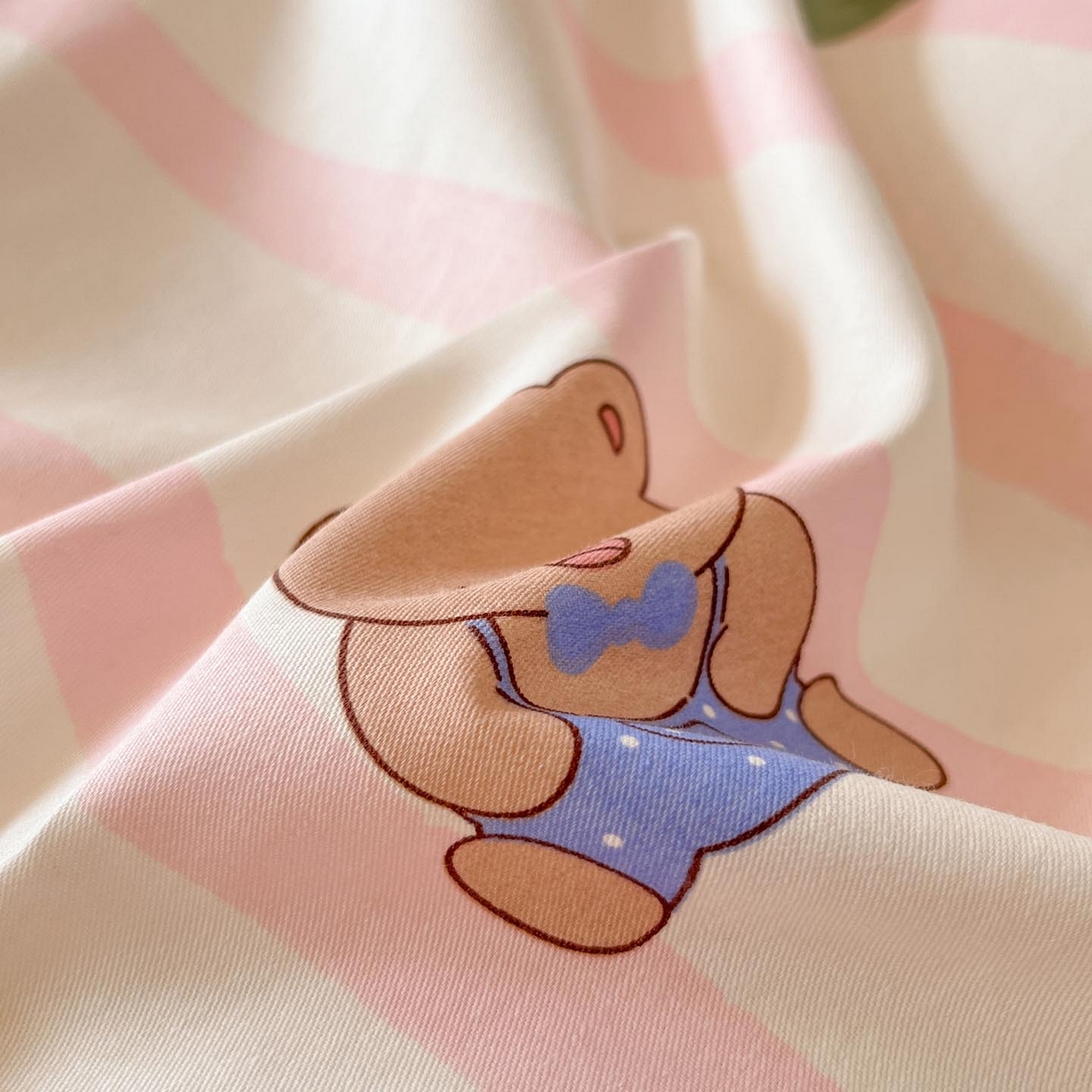 91家纺网 家纺一手货源 找家纺 涵宸家纺 2025新款学生图-全棉印花-ins印花三件套四件套 弗洛斯