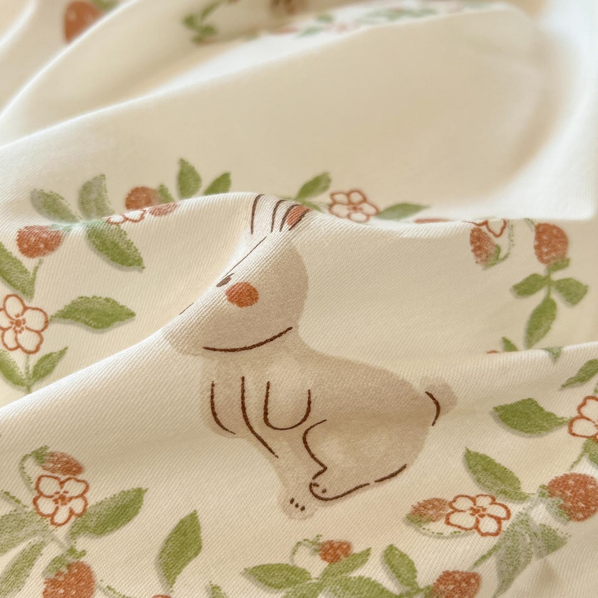 91家纺网 家纺一手货源 找家纺 涵宸家纺 2025新款学生图-全棉印花-ins印花三件套四件套 精灵乐园