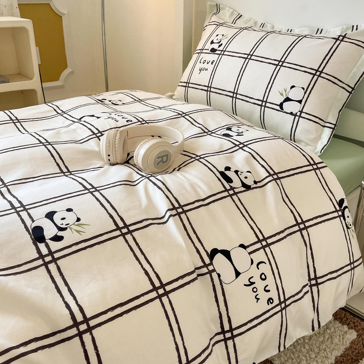 91家纺网 家纺一手货源 找家纺 涵宸家纺 2025新款学生图-全棉印花-ins印花三件套四件套 趣味熊猫