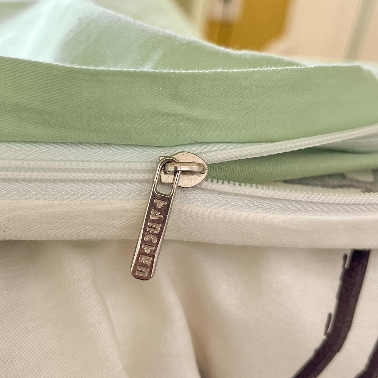 91家纺网 家纺一手货源 找家纺 涵宸家纺 2025新款学生图-全棉印花-ins印花三件套四件套 趣味熊猫