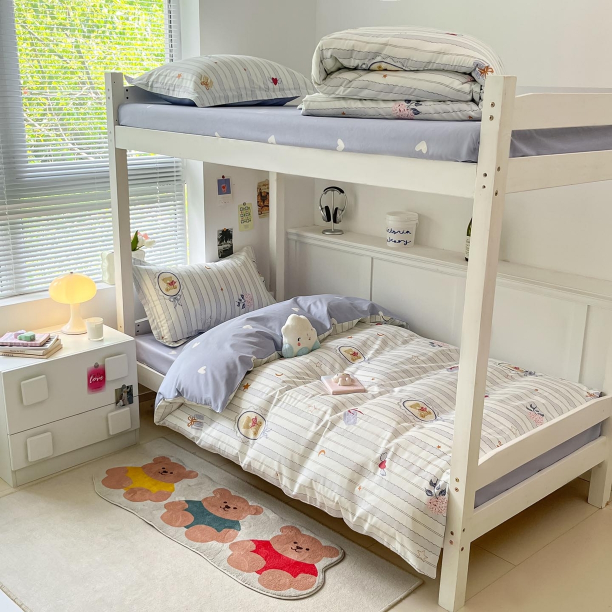 91家纺网 家纺一手货源 找家纺 涵宸家纺 2025新款学生图-全棉印花-ins印花三件套四件套 图蓝朵朵