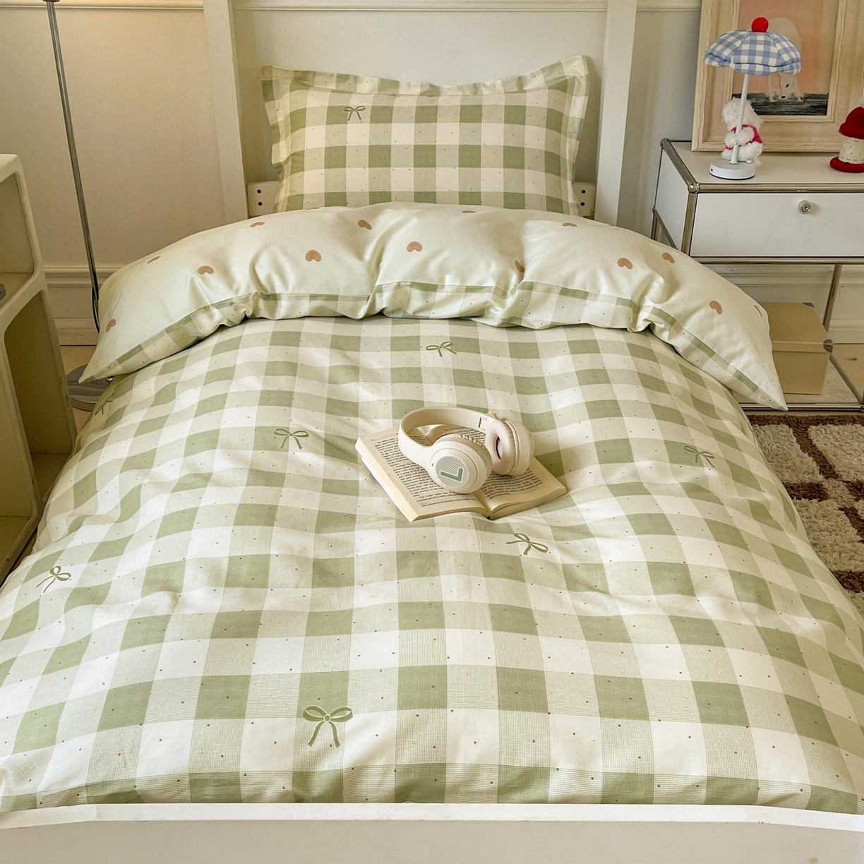 91家纺网 家纺一手货源 找家纺 涵宸家纺 2025新款学生图-全棉印花-甜系三件套四件套 A芥绿结