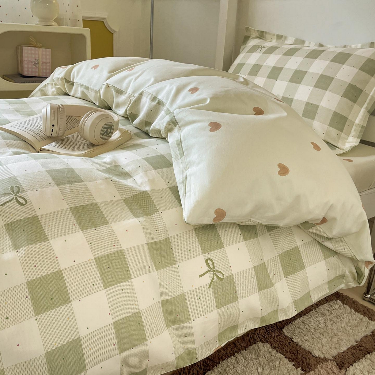 91家纺网 家纺一手货源 找家纺 涵宸家纺 2025新款学生图-全棉印花-甜系三件套四件套 A芥绿结