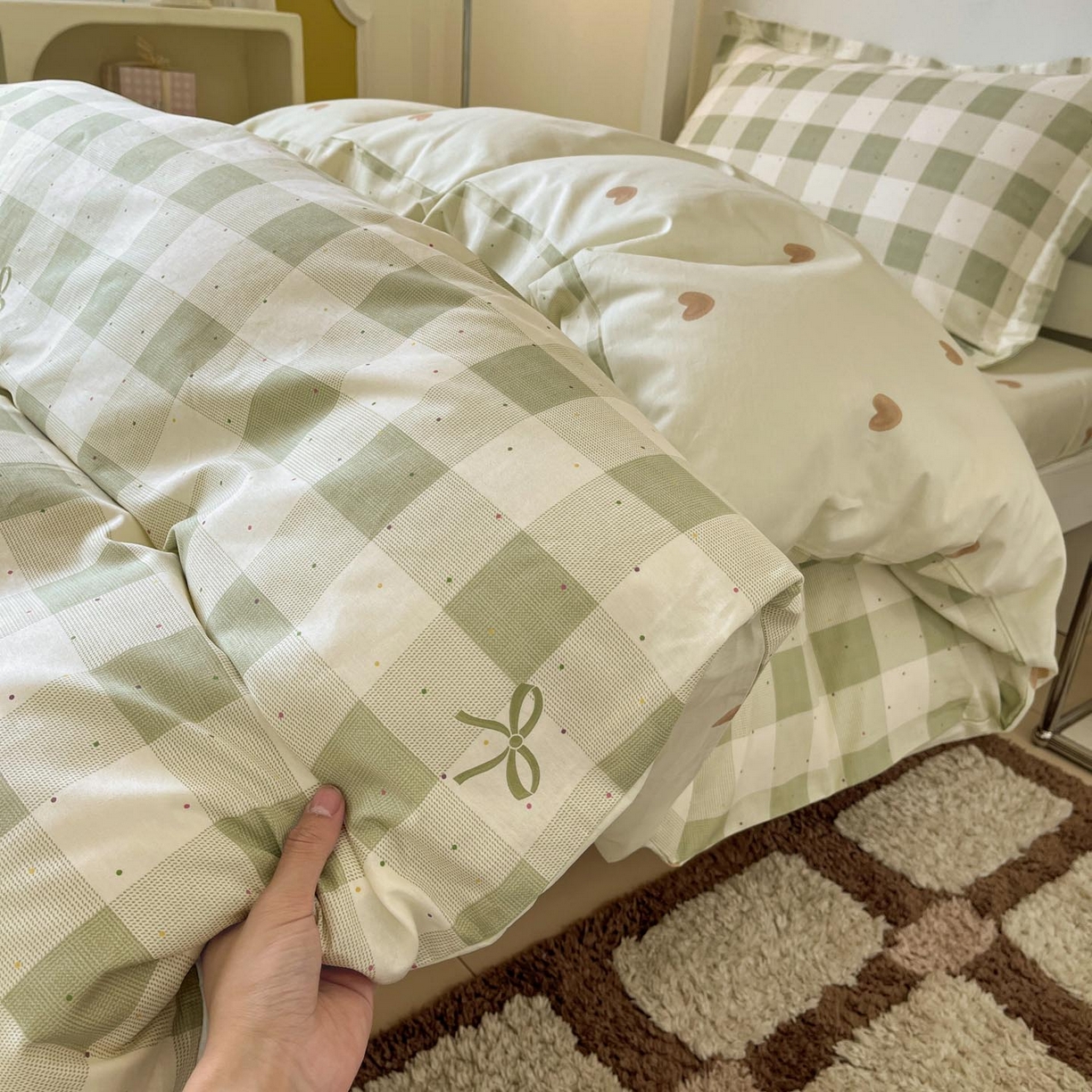 91家纺网 家纺一手货源 找家纺 涵宸家纺 2025新款学生图-全棉印花-甜系三件套四件套 A芥绿结