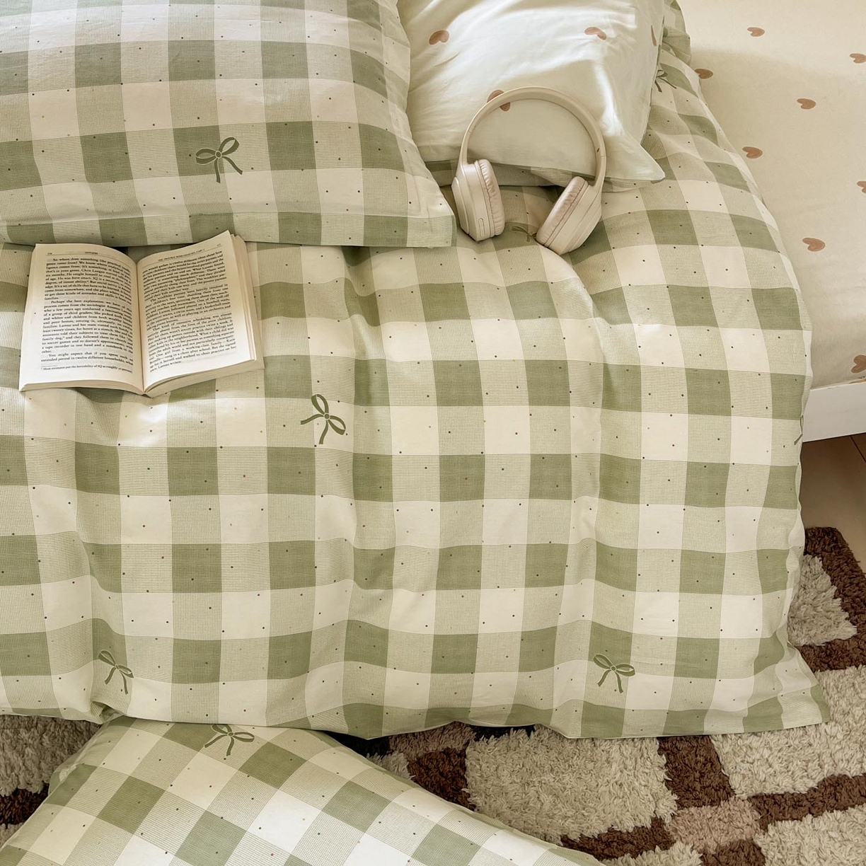 91家纺网 家纺一手货源 找家纺 涵宸家纺 2025新款学生图-全棉印花-甜系三件套四件套 A芥绿结