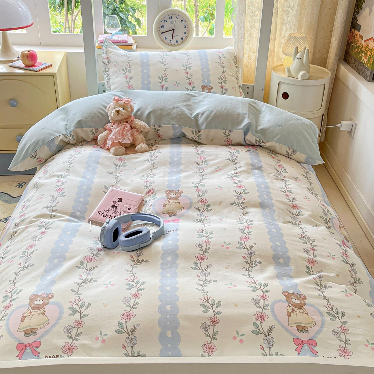 91家纺网 家纺一手货源 找家纺 涵宸家纺 2025新款学生图-全棉印花-甜系三件套四件套 A静享时光