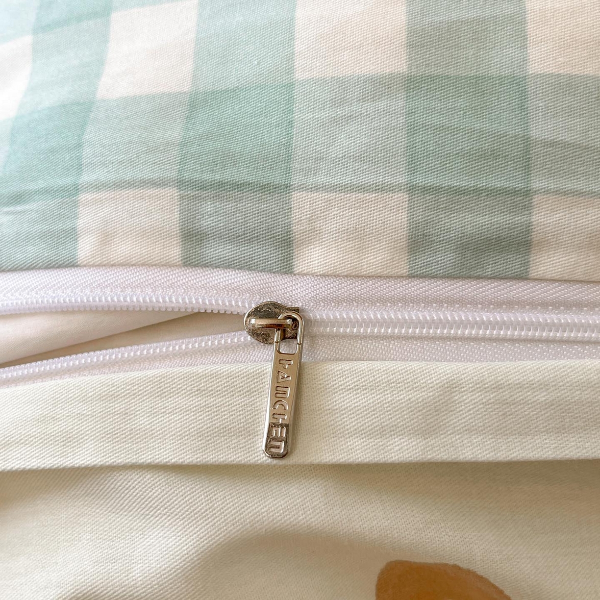 91家纺网 家纺一手货源 找家纺 涵宸家纺 2025新款学生图-全棉印花-甜系三件套四件套 A秘境樱桃