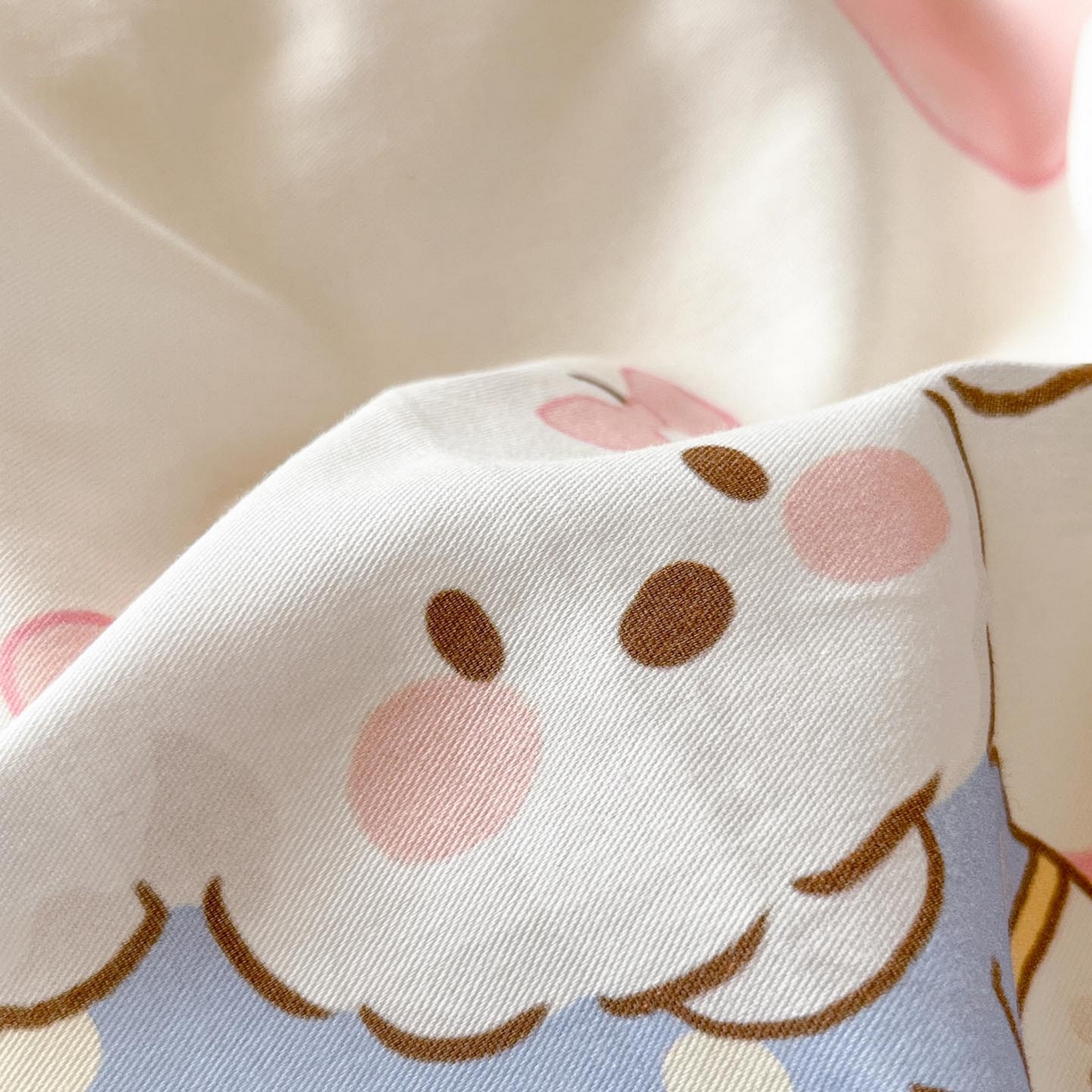 91家纺网 家纺一手货源 找家纺 涵宸家纺 2025新款学生图-全棉印花-甜系三件套四件套 A幸运犬