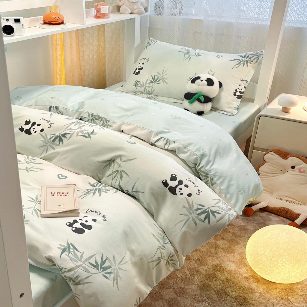 91家纺网 家纺一手货源 找家纺 涵宸家纺 2025新款学生图-全棉印花-甜系三件套四件套 A竹子熊猫