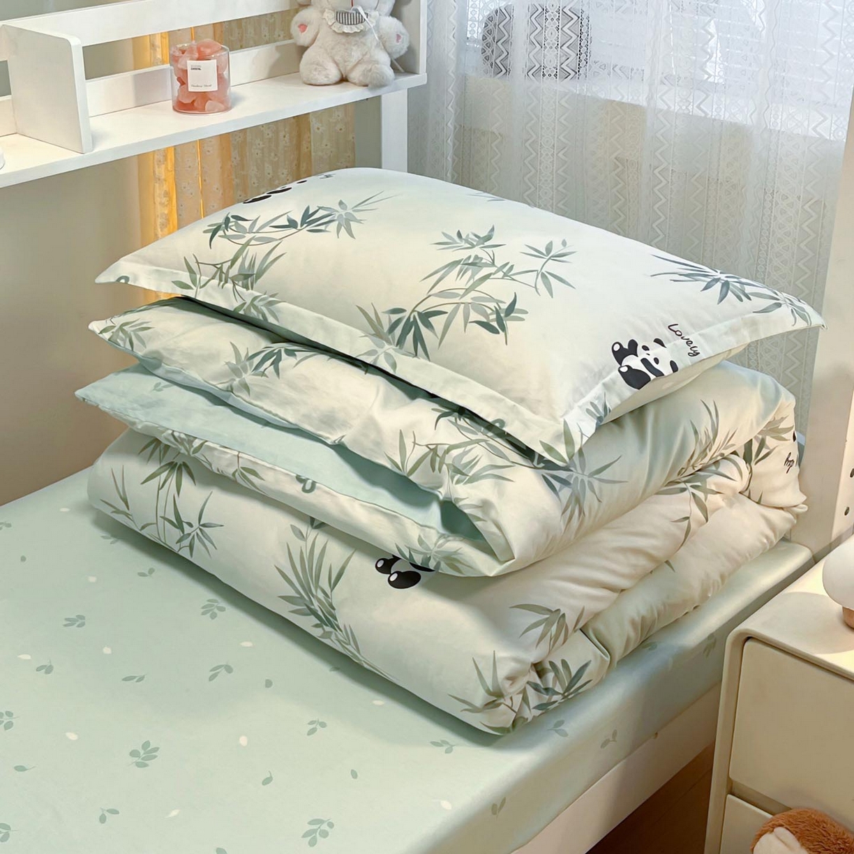 91家纺网 家纺一手货源 找家纺 涵宸家纺 2025新款学生图-全棉印花-甜系三件套四件套 A竹子熊猫