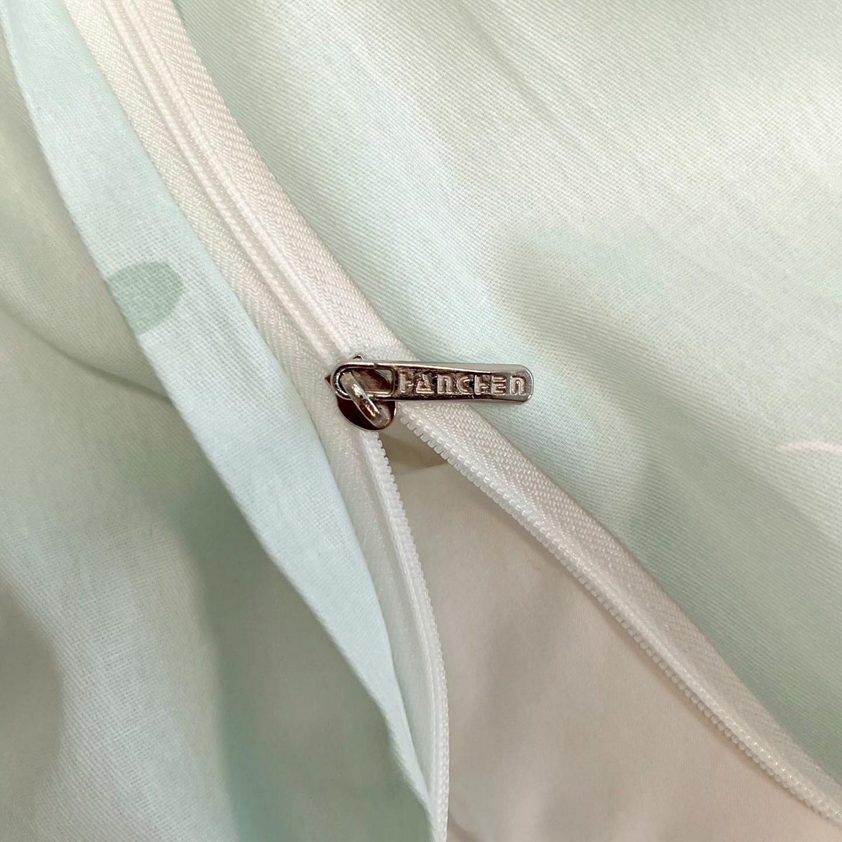 91家纺网 家纺一手货源 找家纺 涵宸家纺 2025新款学生图-全棉印花-甜系三件套四件套 A竹子熊猫