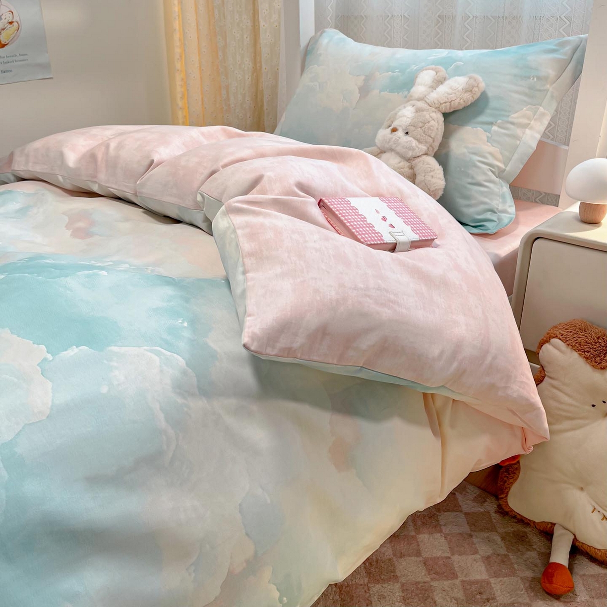 91家纺网 家纺一手货源 找家纺 涵宸家纺 2025新款学生图-全棉印花-甜系三件套四件套 B遐想