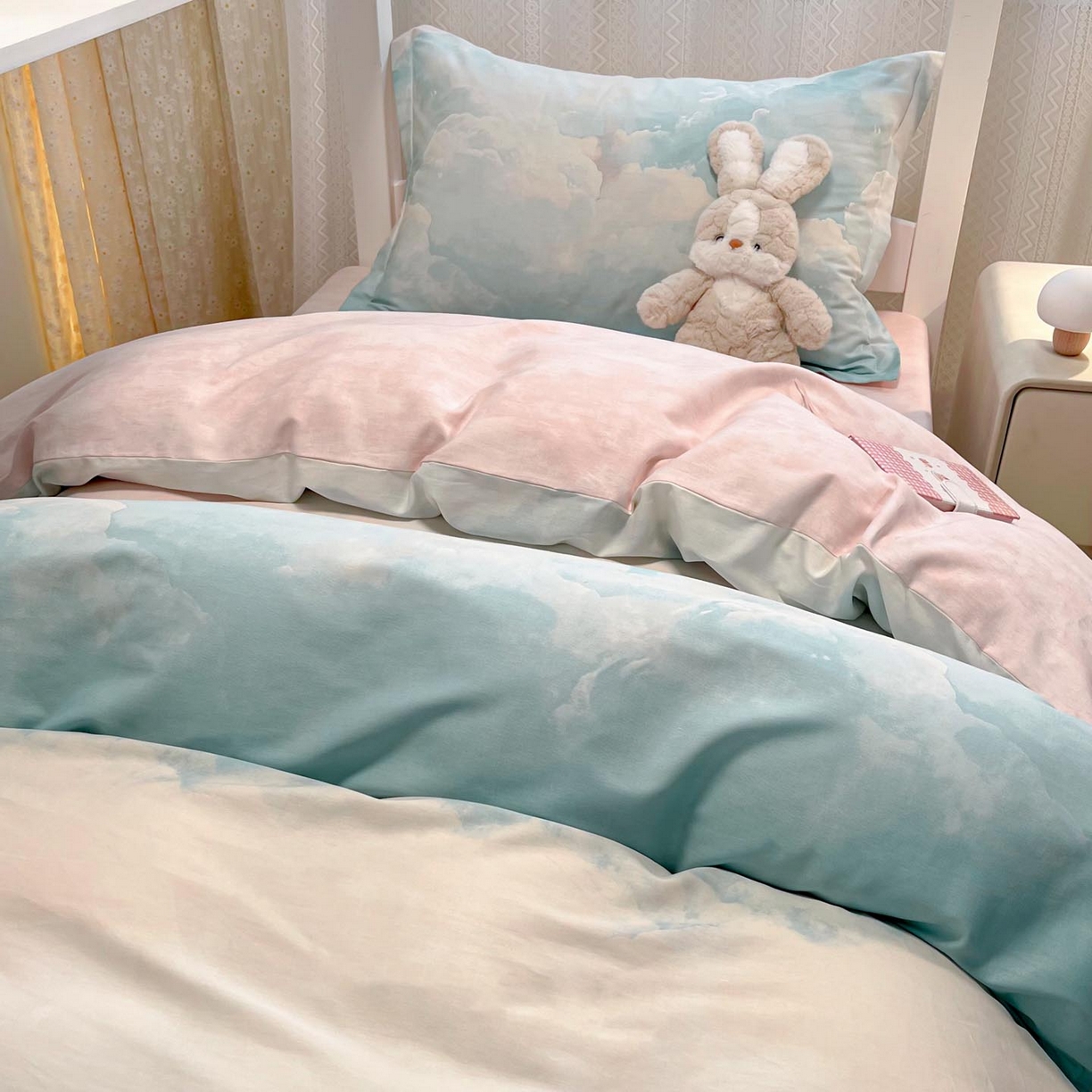 91家纺网 家纺一手货源 找家纺 涵宸家纺 2025新款学生图-全棉印花-甜系三件套四件套 B遐想