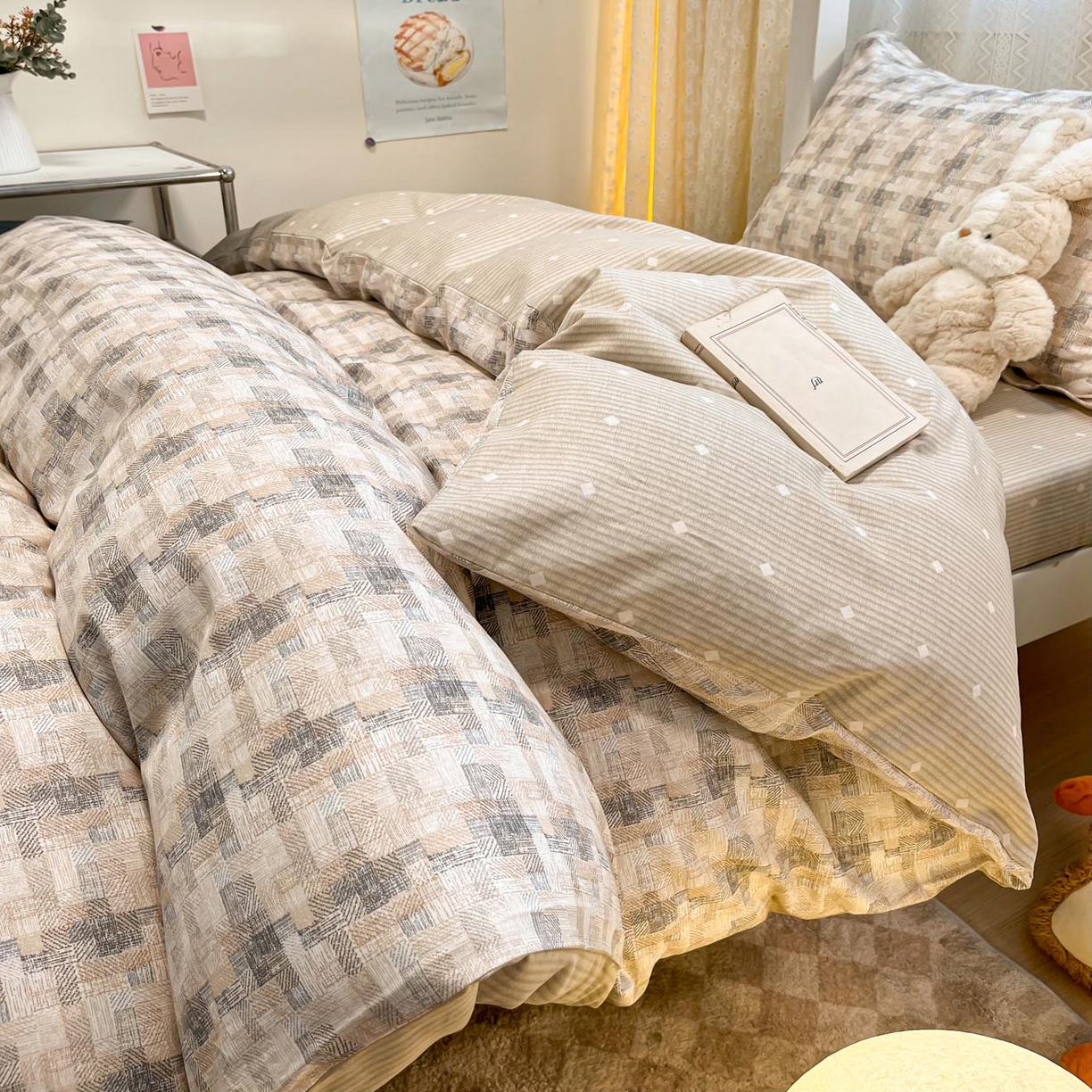 91家纺网 家纺一手货源 找家纺 涵宸家纺 2025新款学生图-全棉印花-甜系三件套四件套 D艾瑞