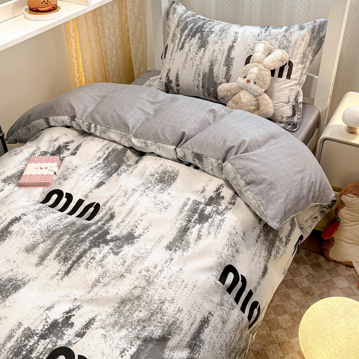 91家纺网 家纺一手货源 找家纺 涵宸家纺 2025新款学生图-全棉印花-甜系三件套四件套 D富森