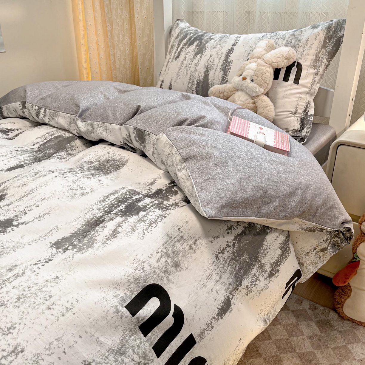 91家纺网 家纺一手货源 找家纺 涵宸家纺 2025新款学生图-全棉印花-甜系三件套四件套 D富森