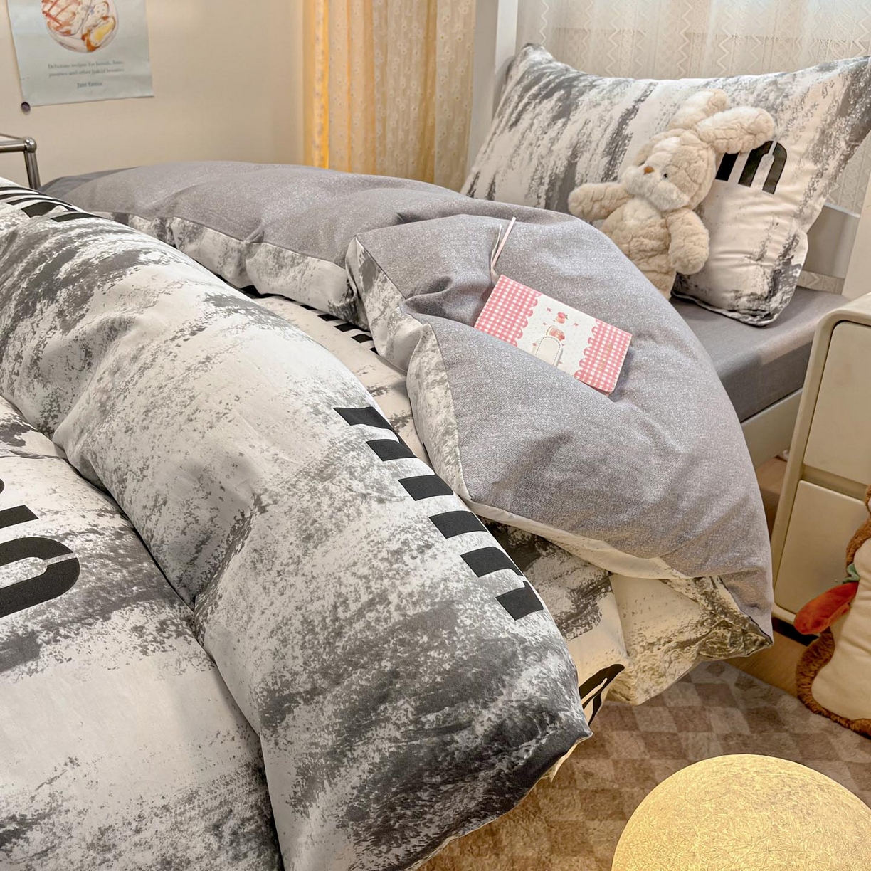 91家纺网 家纺一手货源 找家纺 涵宸家纺 2025新款学生图-全棉印花-甜系三件套四件套 D富森