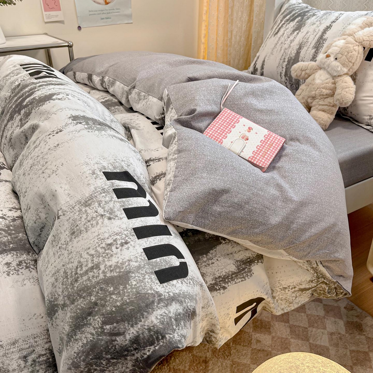 91家纺网 家纺一手货源 找家纺 涵宸家纺 2025新款学生图-全棉印花-甜系三件套四件套 D富森