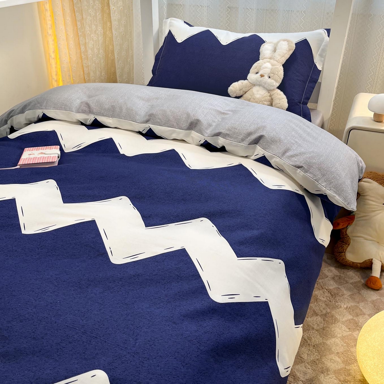 91家纺网 家纺一手货源 找家纺 涵宸家纺 2025新款学生图-全棉印花-甜系三件套四件套 D简爱