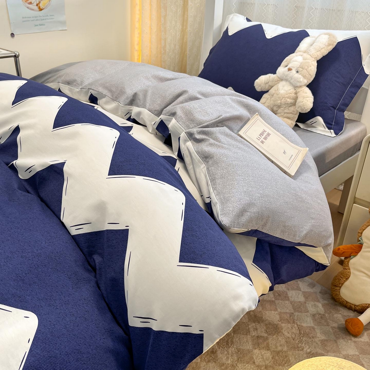 91家纺网 家纺一手货源 找家纺 涵宸家纺 2025新款学生图-全棉印花-甜系三件套四件套 D简爱