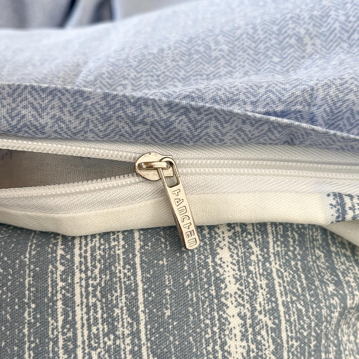 91家纺网 家纺一手货源 找家纺 涵宸家纺 2025新款学生图-全棉印花-甜系三件套四件套 D简西