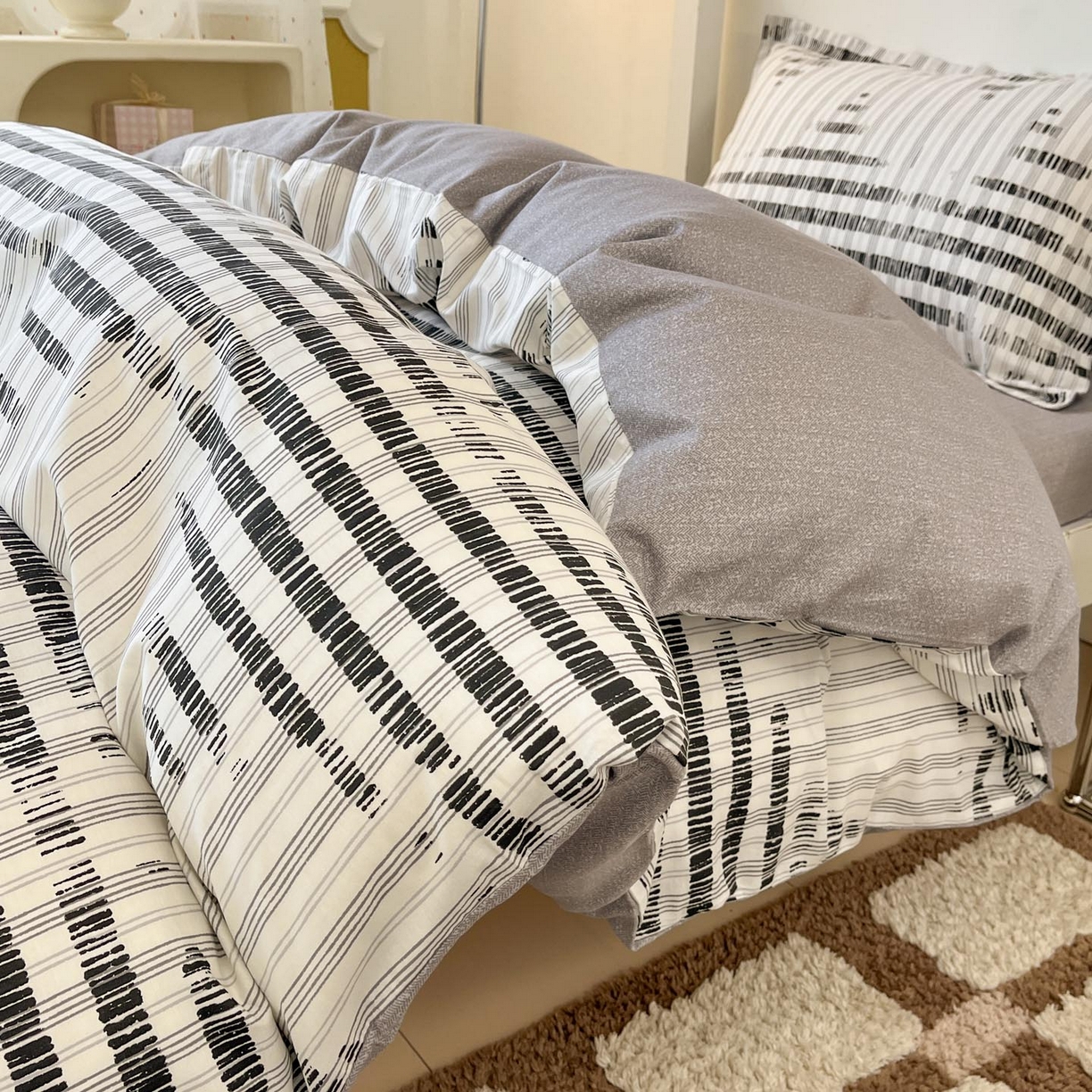 91家纺网 家纺一手货源 找家纺 涵宸家纺 2025新款学生图-全棉印花-甜系三件套四件套 D拉斐尔