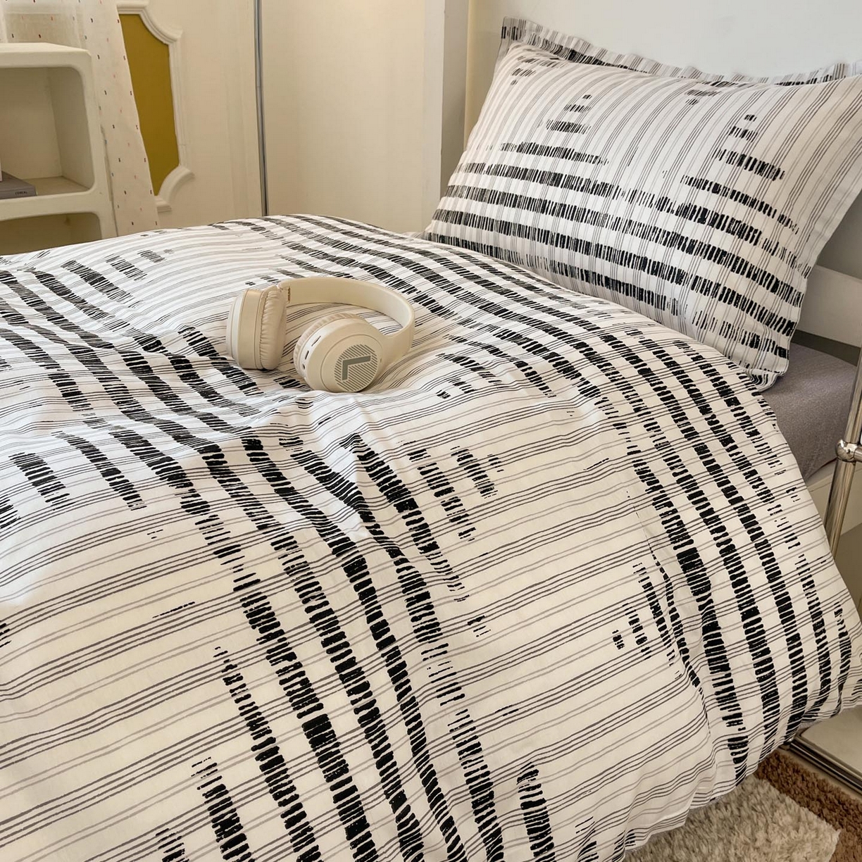 91家纺网 家纺一手货源 找家纺 涵宸家纺 2025新款学生图-全棉印花-甜系三件套四件套 D拉斐尔