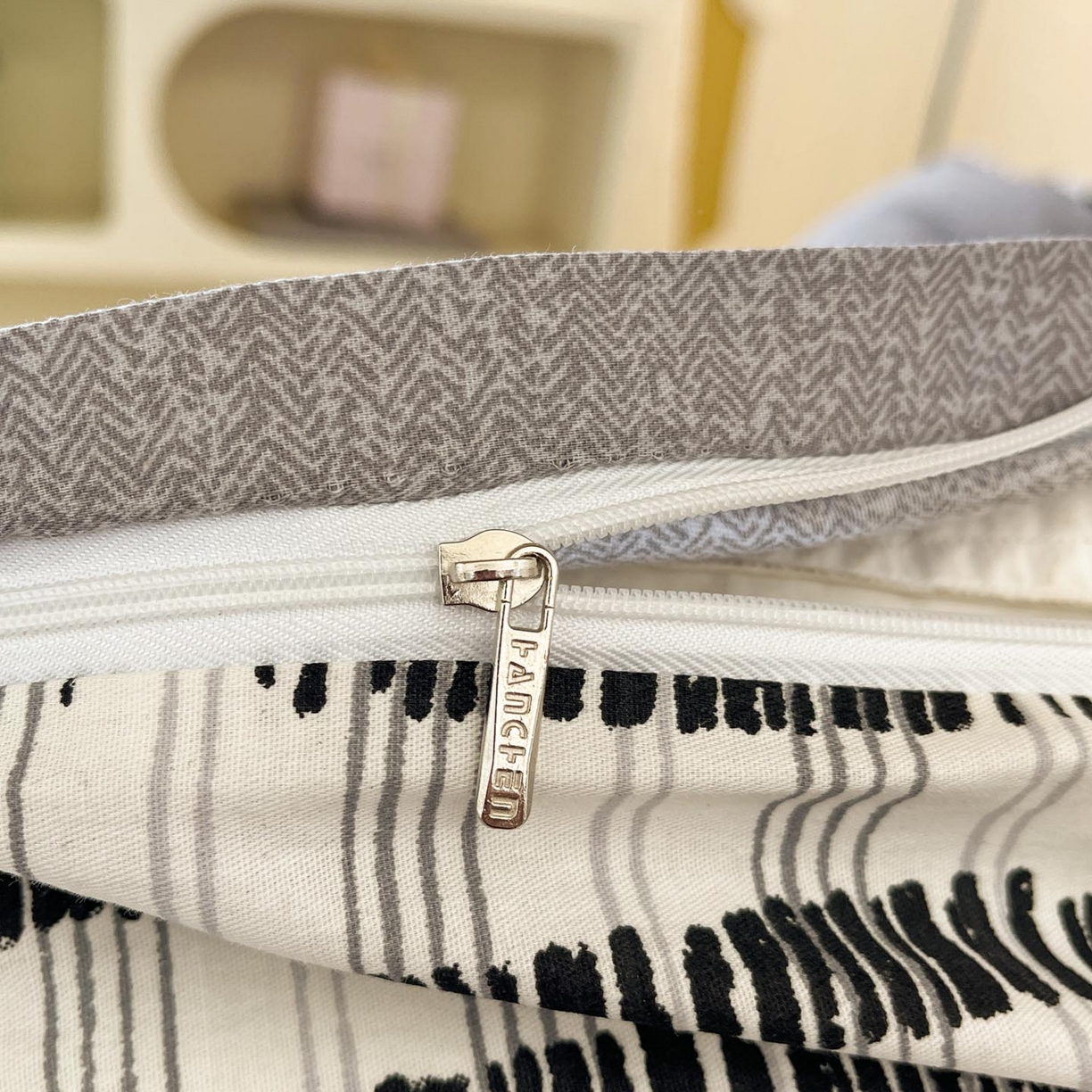 91家纺网 家纺一手货源 找家纺 涵宸家纺 2025新款学生图-全棉印花-甜系三件套四件套 D拉斐尔