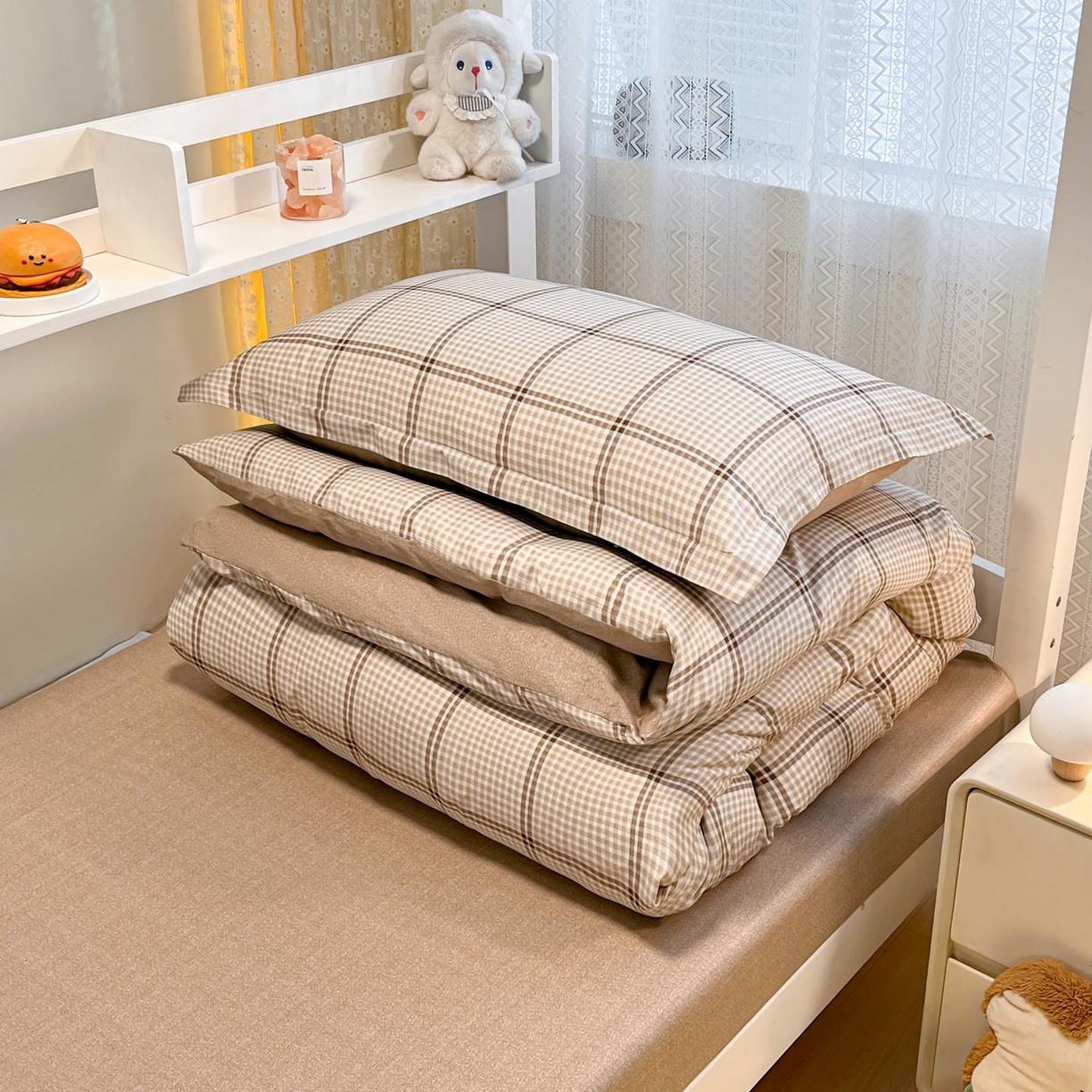 91家纺网 家纺一手货源 找家纺 涵宸家纺 2025新款学生图-全棉印花-甜系三件套四件套 D雅致