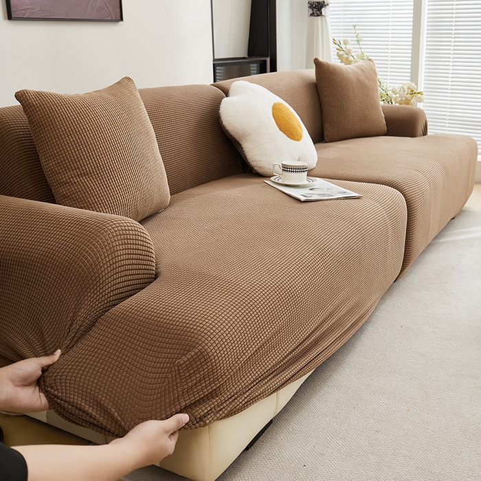 91家纺网 家纺一手货源 找家纺 丝绮鹿  2025新款玉米粒沙发套 驼色