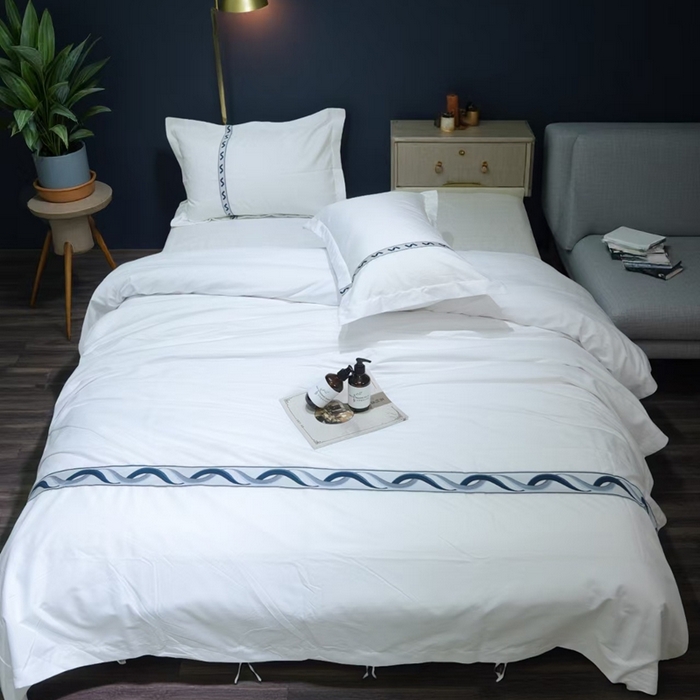 91家纺网 家纺一手货源 找家纺 （总）安力森/诚臻酒店用品2025新款星级酒店纯色四件套高仿棉贴条系带款宾馆四件套