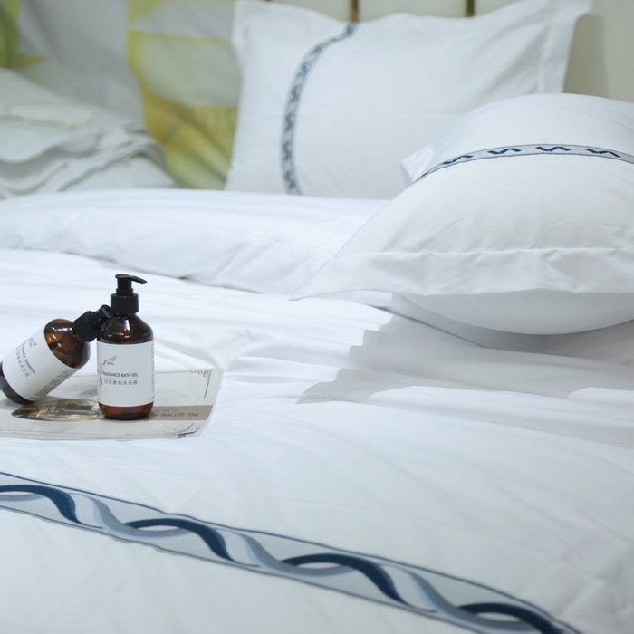 91家纺网 家纺一手货源 找家纺 （总）安力森/诚臻酒店用品2025新款星级酒店纯色四件套高仿棉贴条系带款宾馆四件套