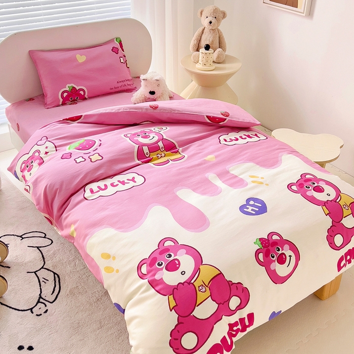 91家纺网 家纺一手货源 找家纺 鱼宝2026新款全棉幼儿园套件--萌趣系列 布袋熊