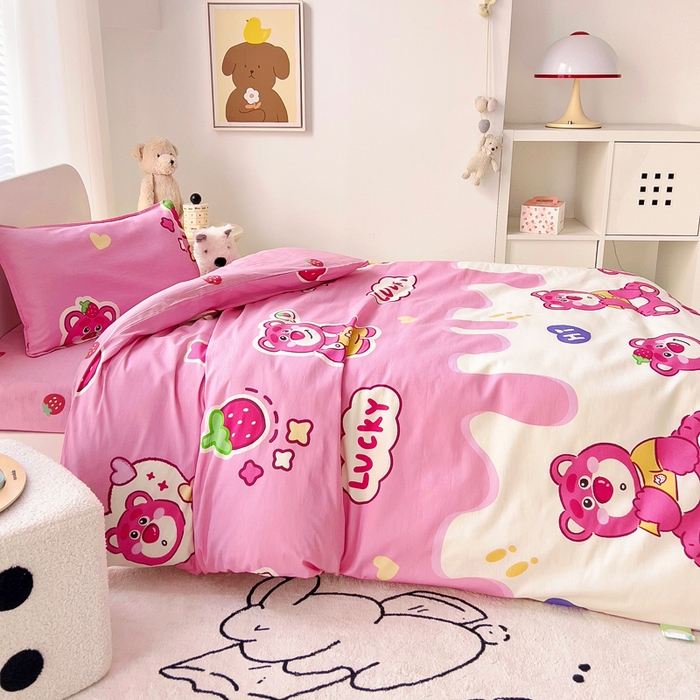 91家纺网 家纺一手货源 找家纺 鱼宝2026新款全棉幼儿园套件--萌趣系列 布袋熊