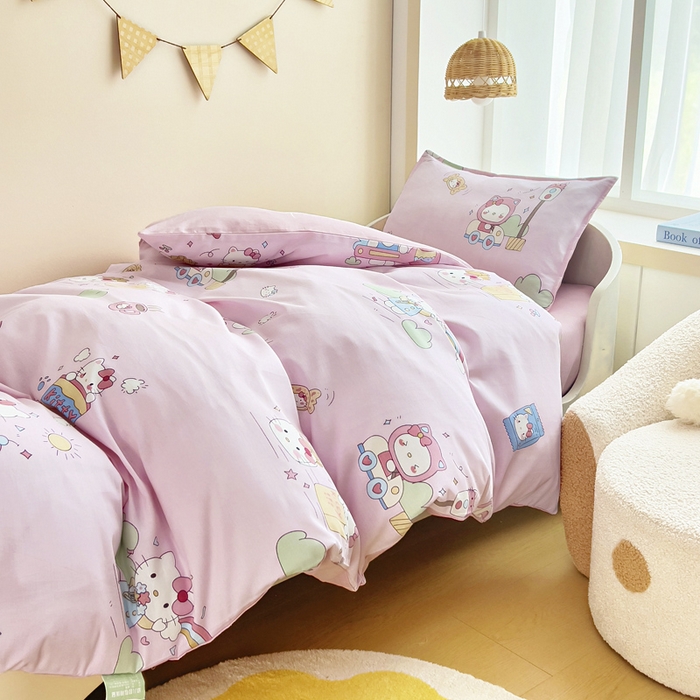 91家纺网 家纺一手货源 找家纺 鱼宝2026新款全棉幼儿园套件--萌趣系列 彩虹猫咪