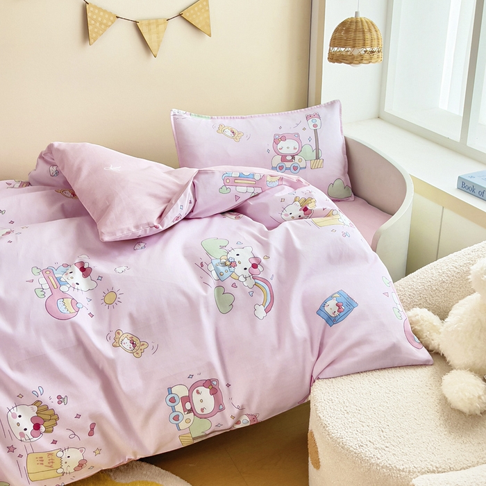 91家纺网 家纺一手货源 找家纺 鱼宝2026新款全棉幼儿园套件--萌趣系列 彩虹猫咪