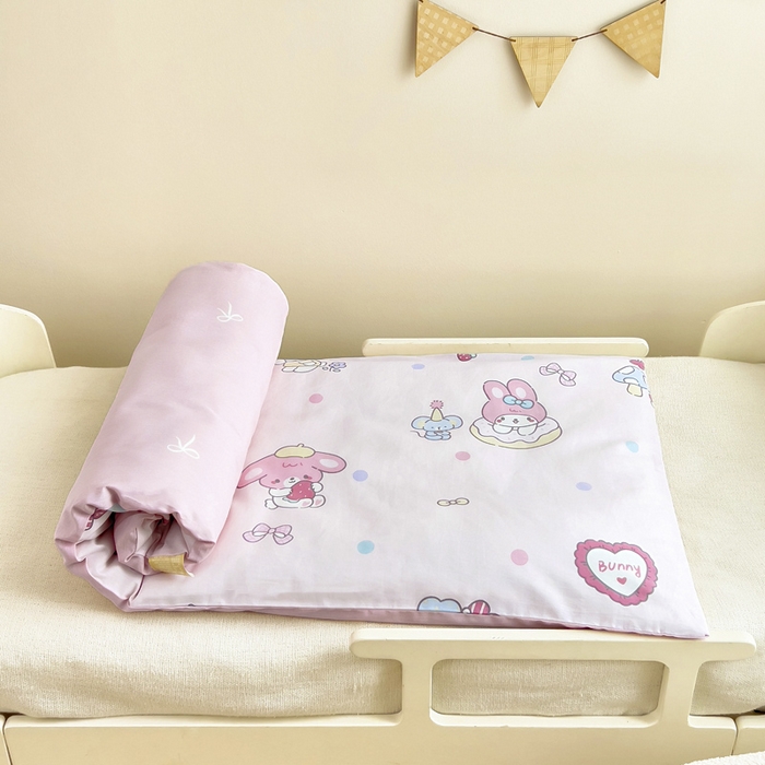 91家纺网 家纺一手货源 找家纺 鱼宝2026新款全棉幼儿园套件--萌趣系列 可乐贝儿