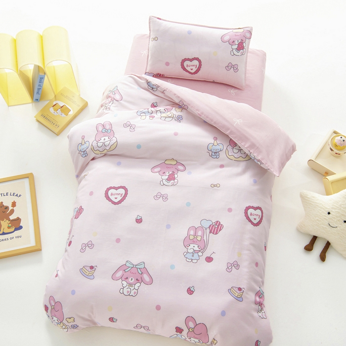 91家纺网 家纺一手货源 找家纺 鱼宝2026新款全棉幼儿园套件--萌趣系列 可乐贝儿