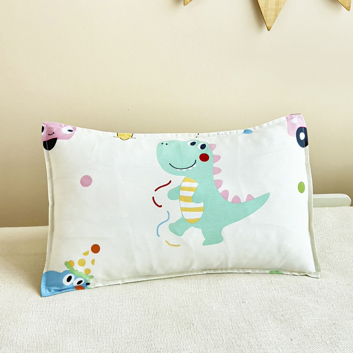 91家纺网 家纺一手货源 找家纺 鱼宝2026新款全棉幼儿园套件--萌趣系列 漫画恐龙