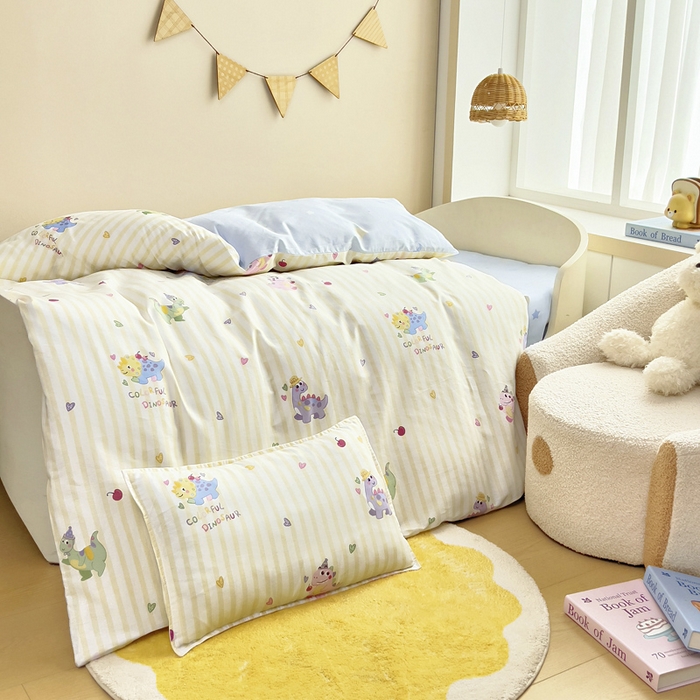 91家纺网 家纺一手货源 找家纺 鱼宝2026新款全棉幼儿园套件--萌趣系列 彩色恐龙