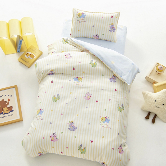 91家纺网 家纺一手货源 找家纺 鱼宝2026新款全棉幼儿园套件--萌趣系列 彩色恐龙