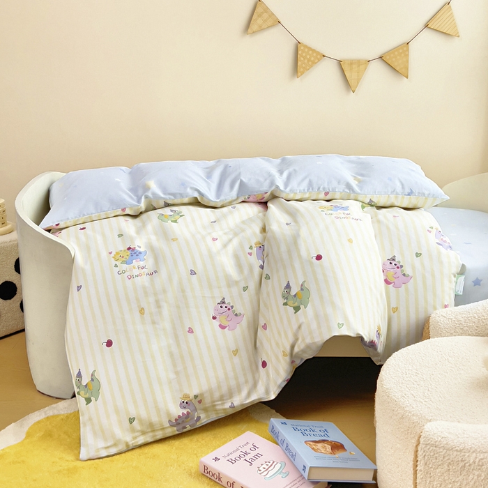 91家纺网 家纺一手货源 找家纺 鱼宝2026新款全棉幼儿园套件--萌趣系列 彩色恐龙