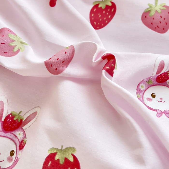 91家纺网 家纺一手货源 找家纺 鱼宝2026新款全棉幼儿园套件--萌趣系列 小草莓